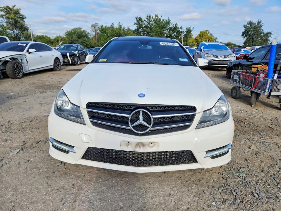 Продажа на аукционе авто 2014 Mercedes-benz C, vin: WDDGJ4HB5EG306947, номер лота: 65966576