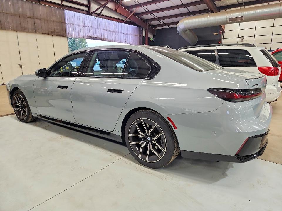 2026 Bmw 740 მანქანა იყიდება აუქციონზე, vin: WBA33EH00TCW56401, აუქციონის ნომერი: 69808636