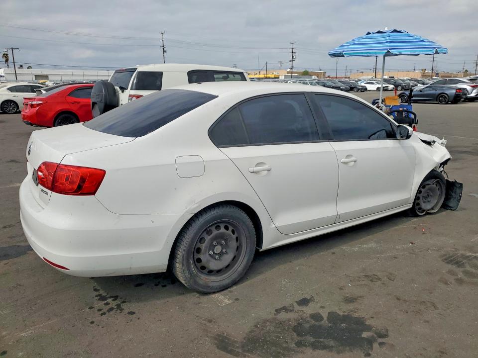 2011 Volkswagen Jetta მანქანა იყიდება აუქციონზე, vin: 3VWDZ7AJ9BM373915, აუქციონის ნომერი: 69030156