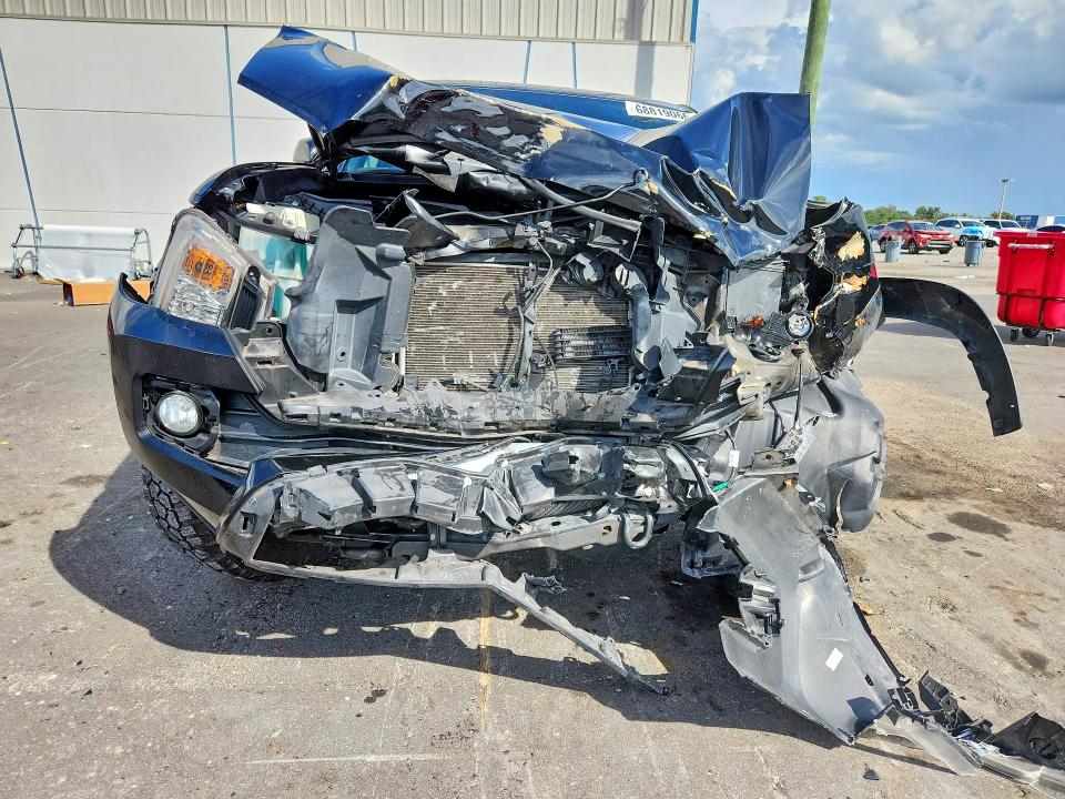 68819066 :رقم المزاد ، 5TFAZ5CN2GX008133 vin ، 2016 Toyota Tacoma مزاد بيع