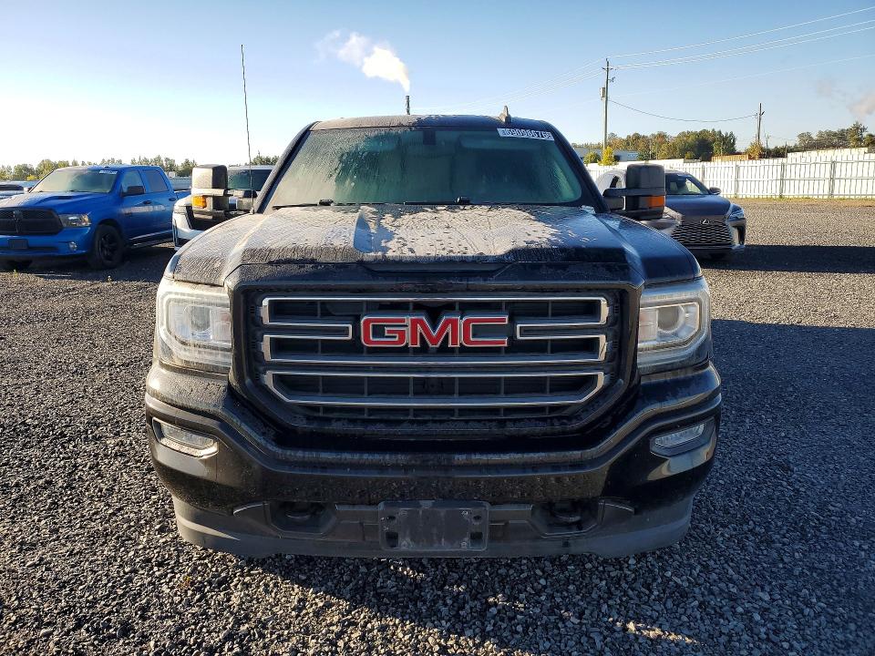 69098676 :رقم المزاد ، 3GTU2MEC5JG427936 vin ، 2018 Gmc Sierra مزاد بيع