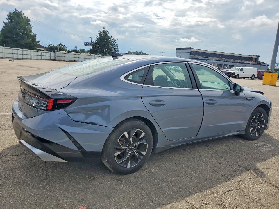2025 Hyundai Sonata მანქანა იყიდება აუქციონზე, vin: KMHL64JA4SA501850, აუქციონის ნომერი: 67266826
