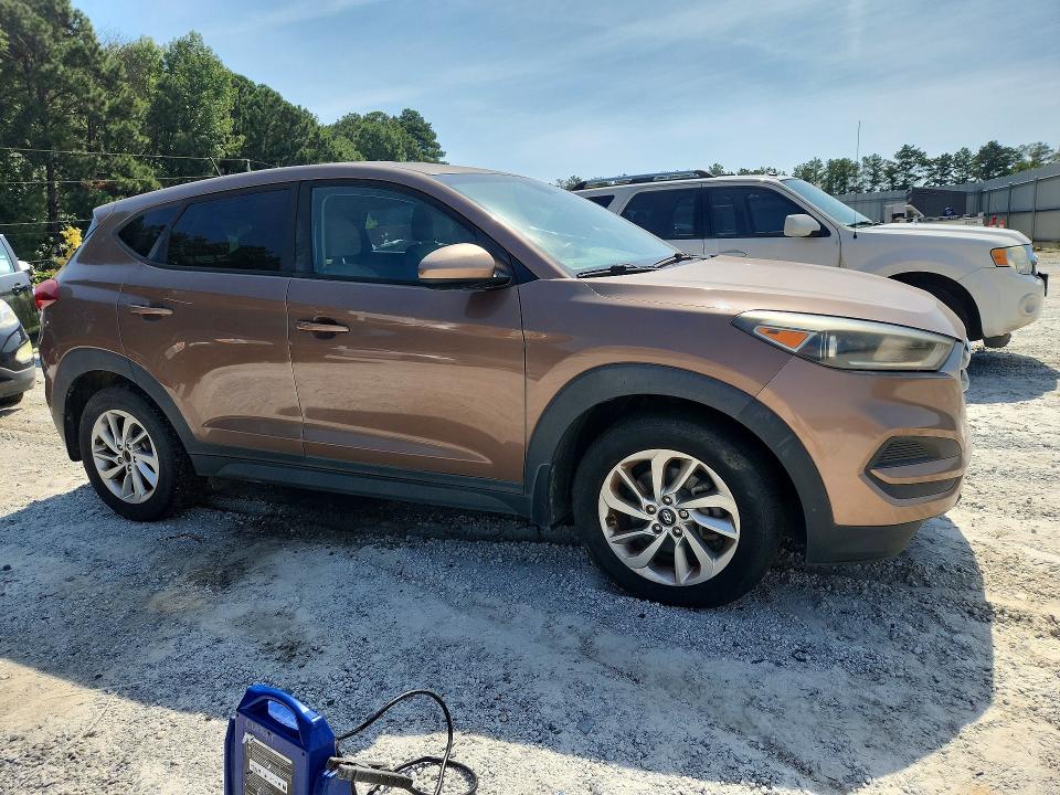 69247746 :رقم المزاد ، KM8J23A40HU385657         vin ، 2017 Hyundai Tucson مزاد بيع