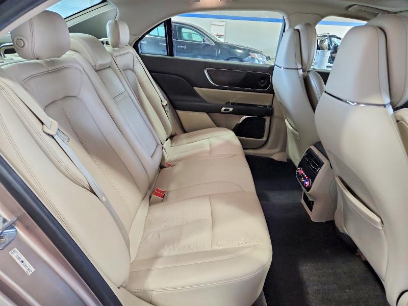 66851776 :رقم المزاد ، 1LN6L9NP5J5610617 vin ، 2018 Lincoln Continental مزاد بيع