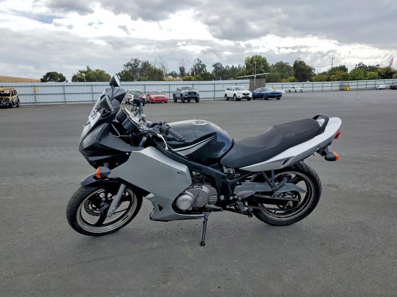69390656 :رقم المزاد ، VTTGM51A462100989 vin ، 2006 Suzuki Gs500 مزاد بيع