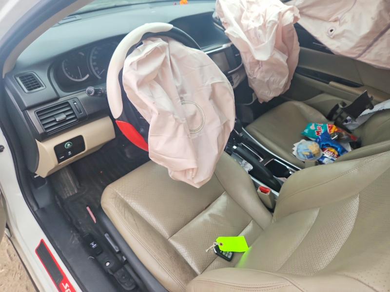Продажа на аукционе авто 2015 Honda Accord, vin: 1HGCR2F96FA801377, номер лота: 70685516