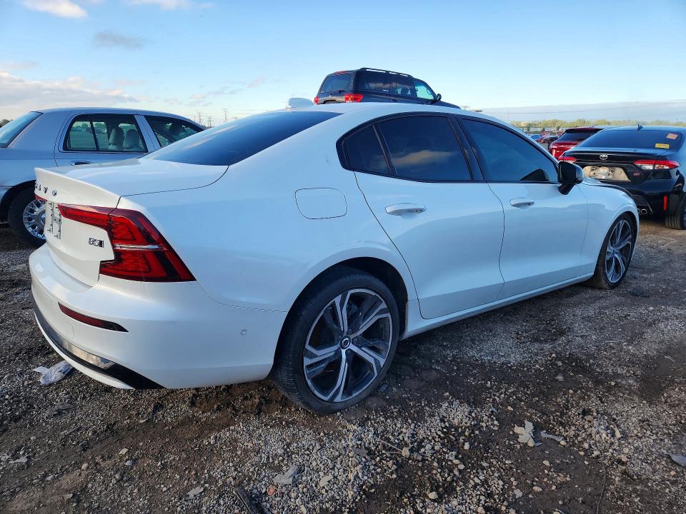 Продажа на аукционе авто 2024 Volvo S60, vin: 7JRL12TL4RG304997, номер лота: 70175136