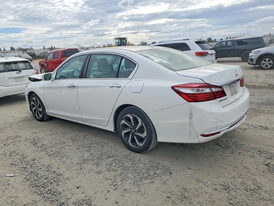 Продажа на аукционе авто 2017 Honda Accord, vin: 1HGCR2F86HA125894, номер лота: 67445426