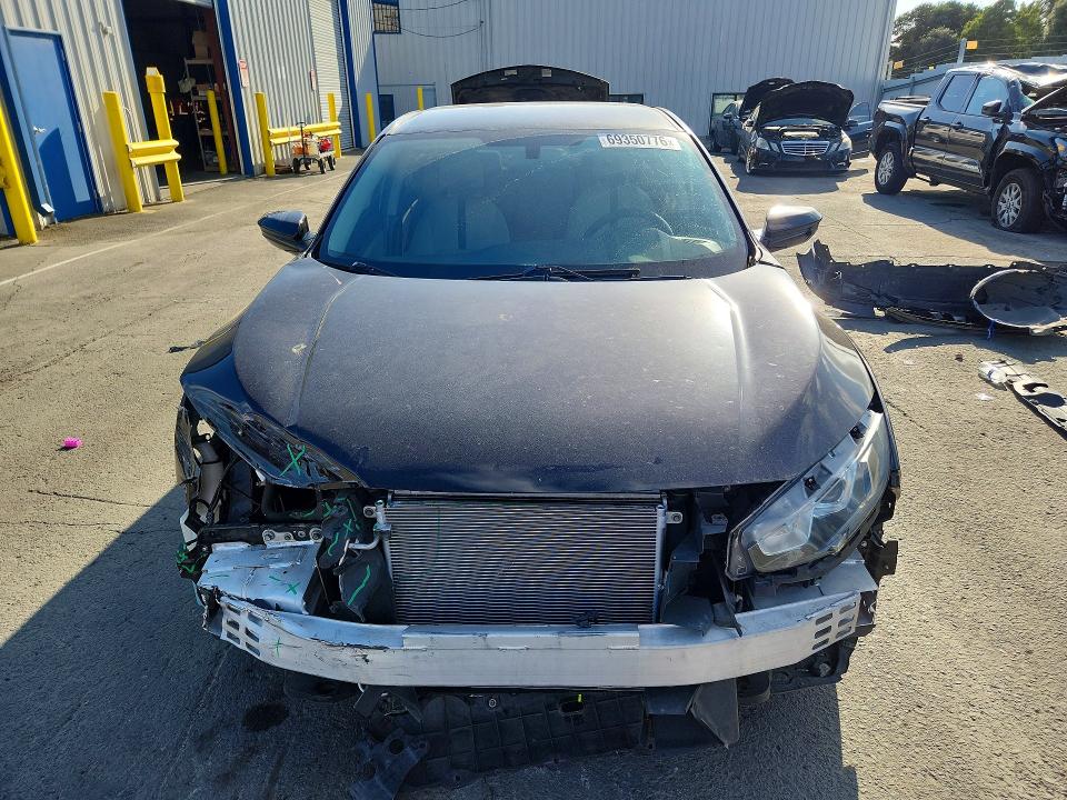 Продажа на аукционе авто 2017 Honda Civic, vin: 2HGFC2F51HH551594, номер лота: 69350776