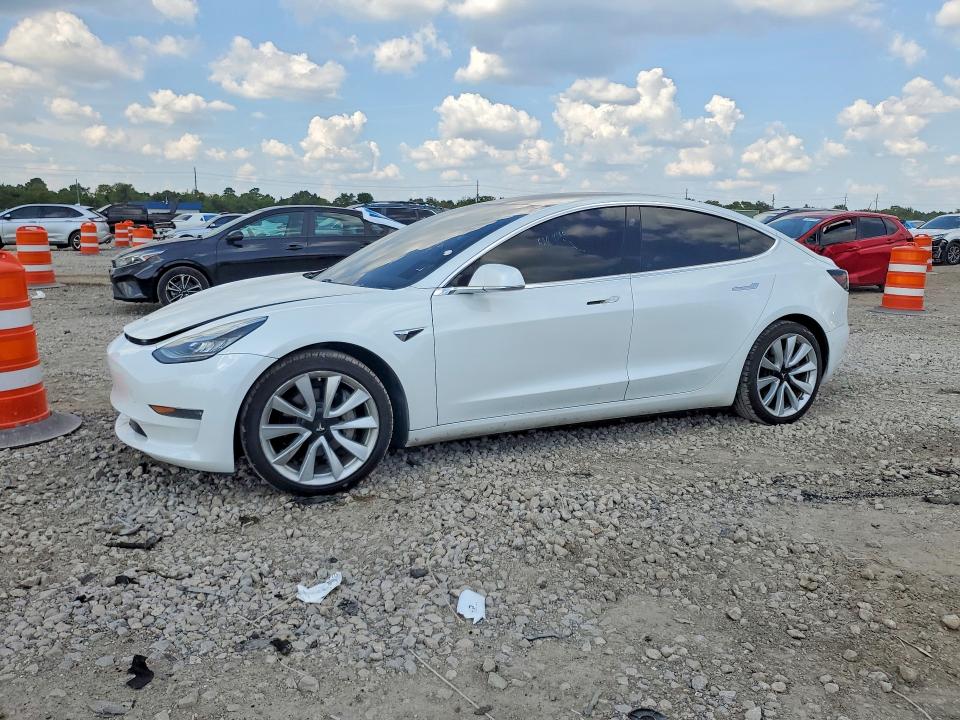 2020 Tesla Model 3 მანქანა იყიდება აუქციონზე, vin: 5YJ3E1EB3LF667357, აუქციონის ნომერი: 70269116