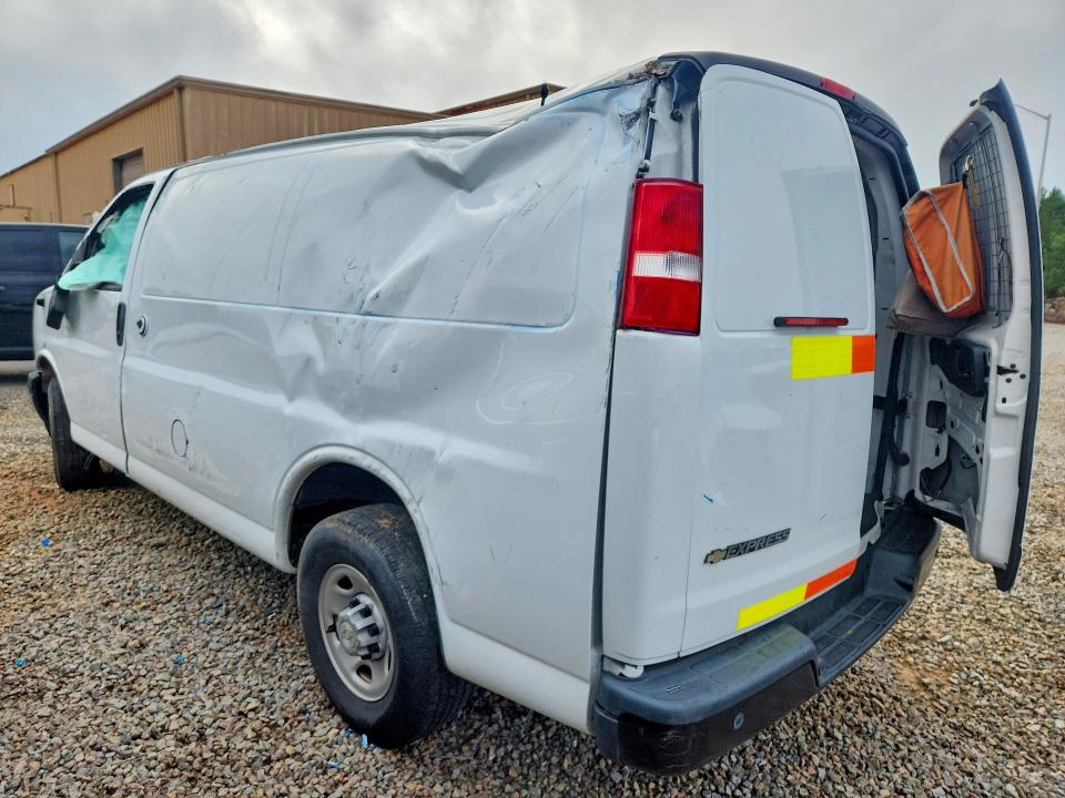 47590676 :رقم المزاد ، 1GCWGAFP8N1253519 vin ، 2022 Chevrolet Express G2500 مزاد بيع