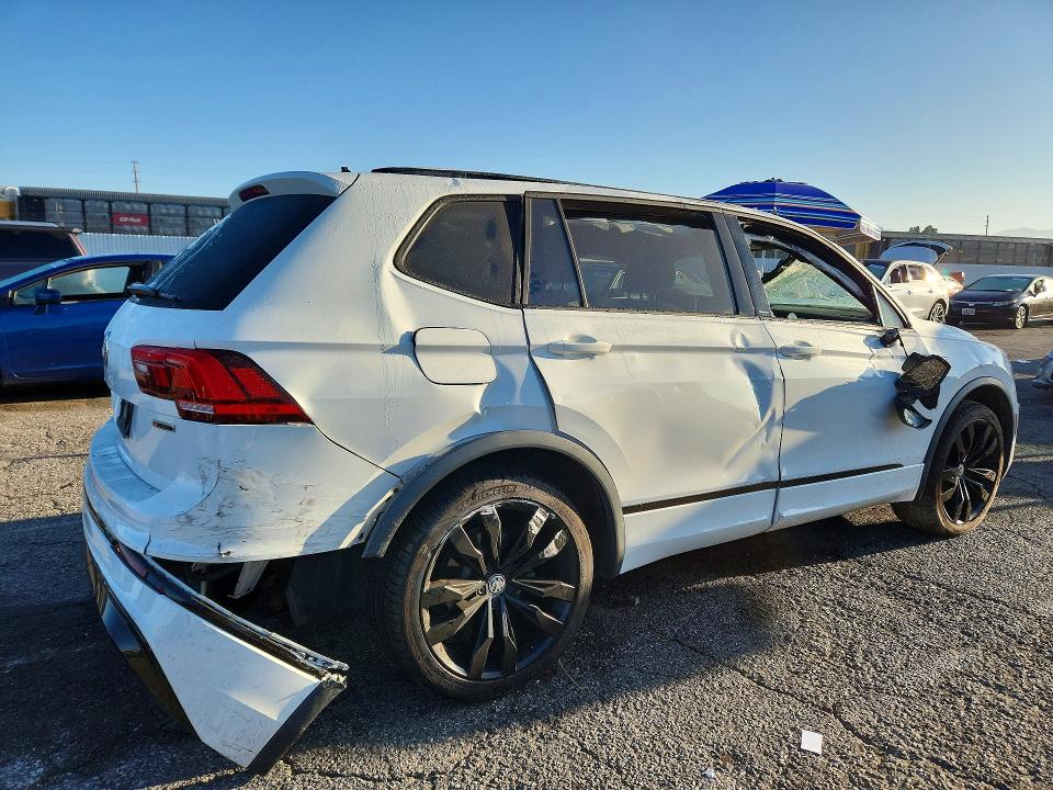 70026576 :رقم المزاد ، 3VV2B7AX4MM067194 vin ، 2021 Volkswagen Tiguan مزاد بيع