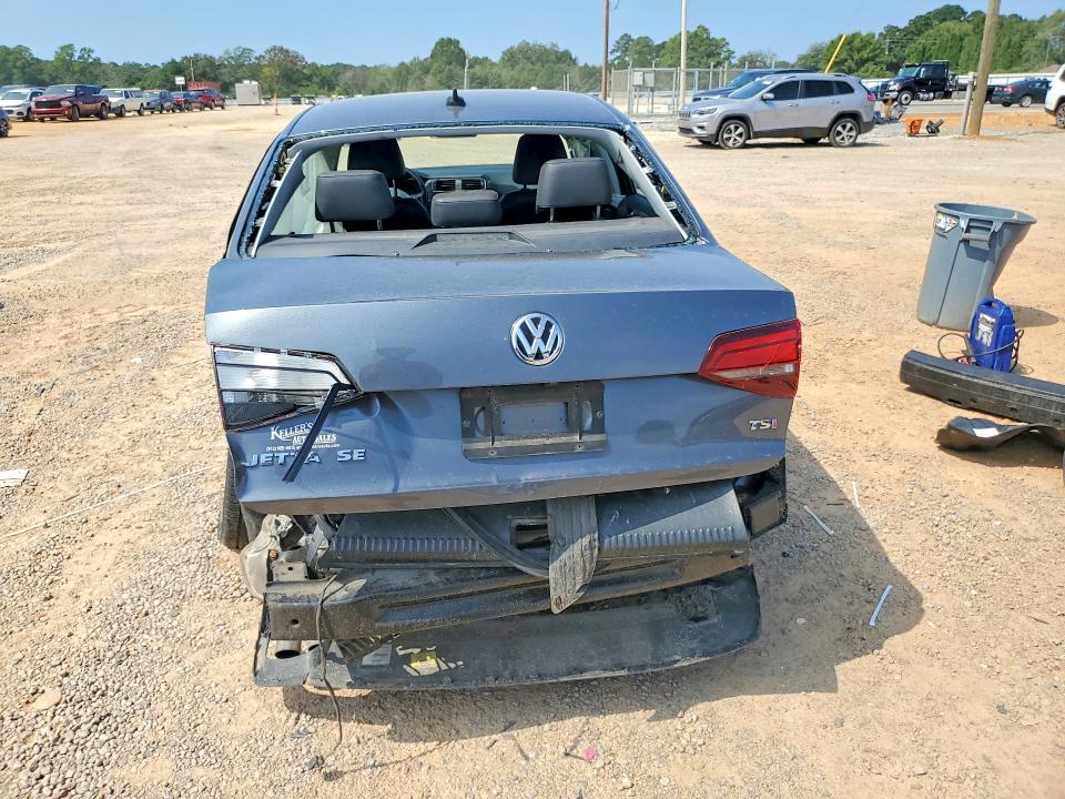 69062636 :رقم المزاد ، 3VWDB7AJ3HM272463 vin ، 2017 Volkswagen Jetta مزاد بيع