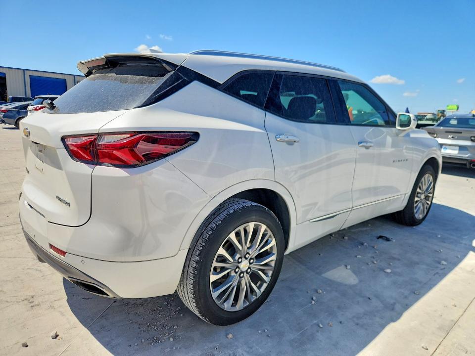 68832336 :رقم المزاد ، 3GNKBFRS1LS618815 vin ، 2020 Chevrolet Blazer مزاد بيع