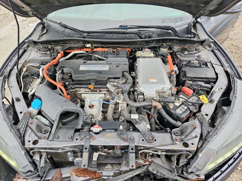 70228666 :رقم المزاد ، 1HGCR6F50FA002683 vin ، 2015 Honda Accord مزاد بيع