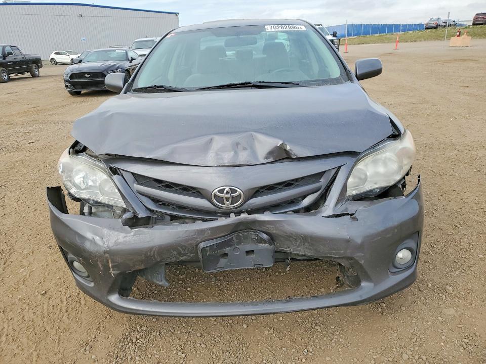 70282896 :رقم المزاد ، 2T1BU4EE4BC580869 vin ، 2011 Toyota Corolla مزاد بيع