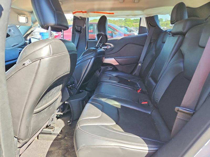68843436 :رقم المزاد ، 1C4PJMLB4KD423773 vin ، 2019 Jeep Cherokee مزاد بيع