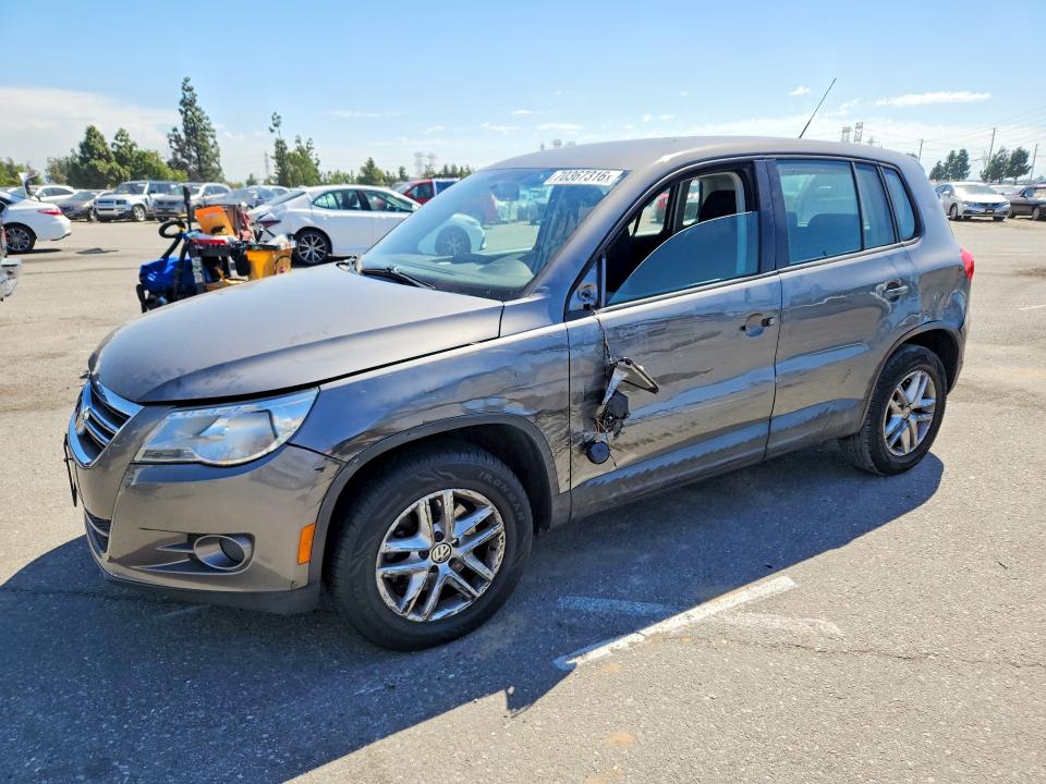 2011 Volkswagen Tiguan მანქანა იყიდება აუქციონზე, vin: WVGAV7AX3BW525141, აუქციონის ნომერი: 70367316