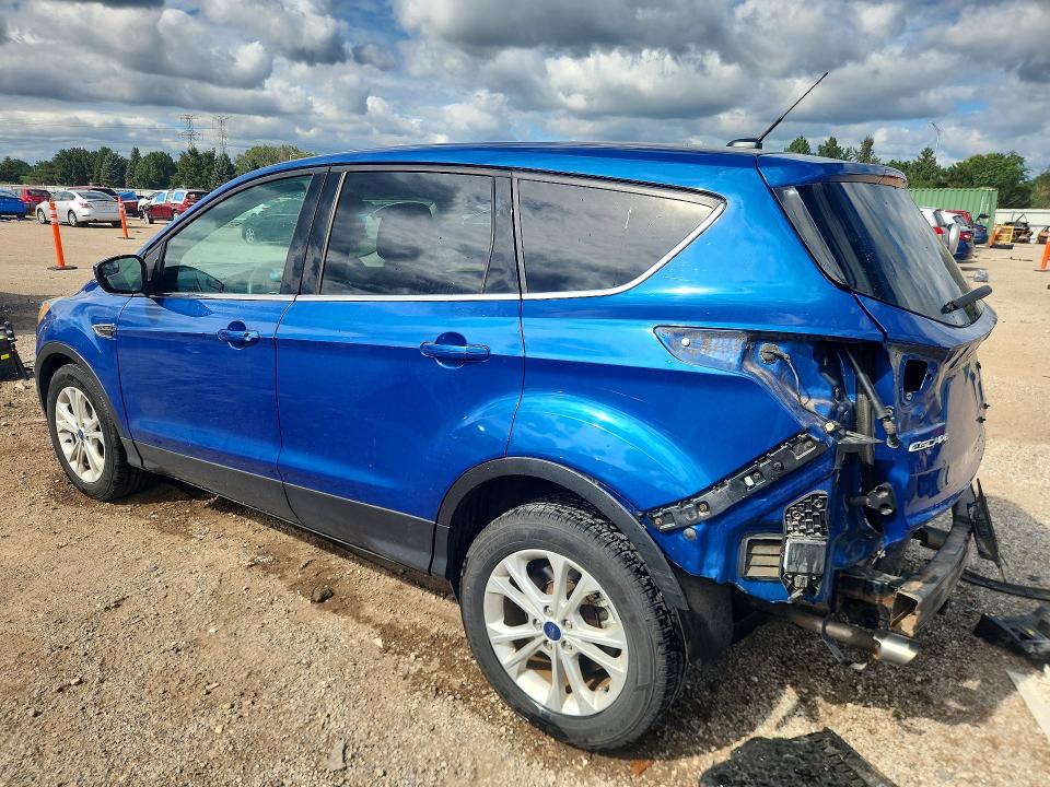 69846416 :رقم المزاد ، 1FMCU0GD0HUD94917 vin ، 2017 Ford Escape مزاد بيع