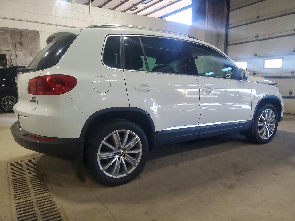 70174386 :رقم المزاد ، WVGBV7AX4GW583822 vin ، 2016 Volkswagen Tiguan مزاد بيع