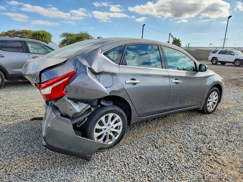 69073306 :رقم المزاد ، 3N1AB7AP0JY253087 vin ، 2018 Nissan Sentra مزاد بيع