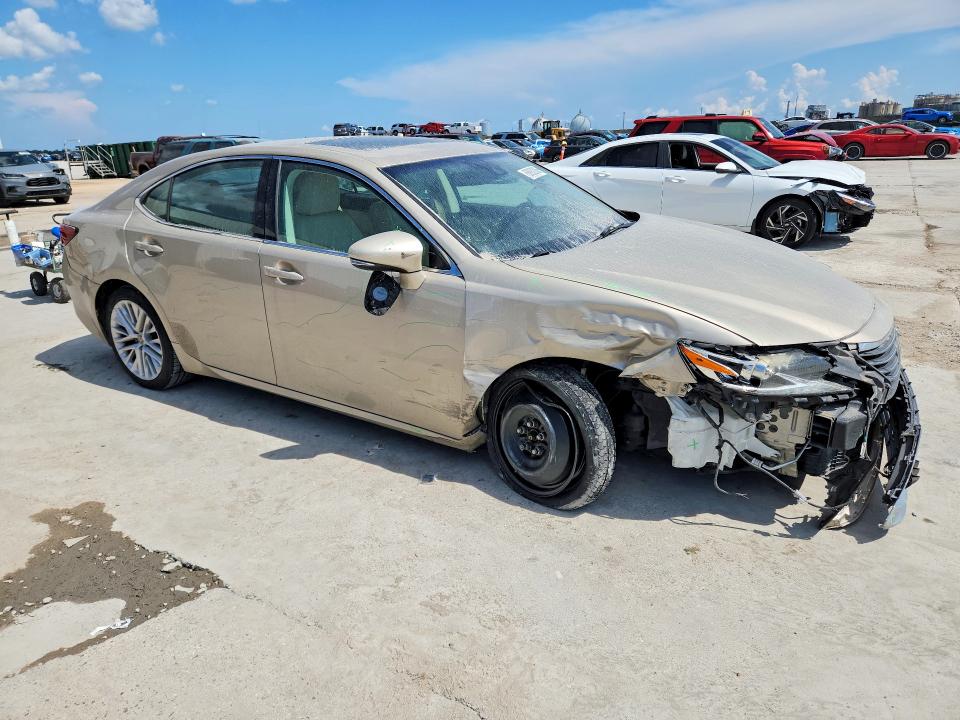 68862036 :رقم المزاد ، 58ABK1GG6GU008302 vin ، 2016 Lexus Es مزاد بيع