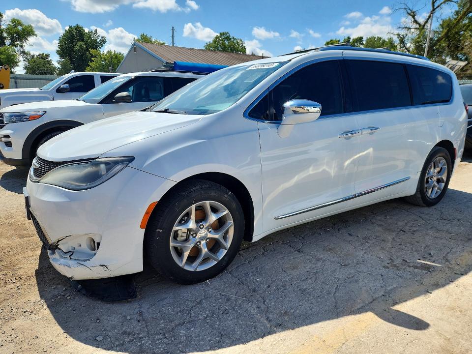 69886046 :رقم المزاد ، 2C4RC1GG1JR273821 vin ، 2018 Chrysler Pacifica مزاد بيع