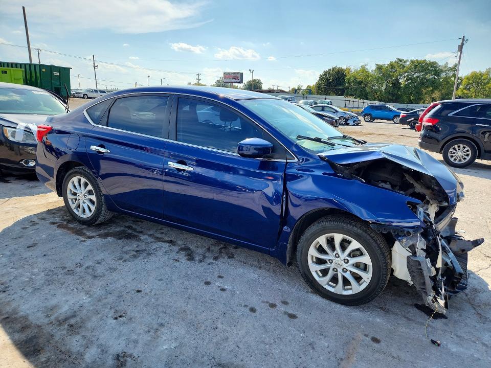 2017 Nissan Sentra მანქანა იყიდება აუქციონზე, vin: 3N1AB7AP9HL647727, აუქციონის ნომერი: 70896836