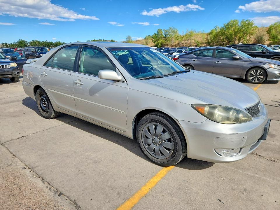 67673946 :رقم المزاد ، 4T1BE32K95U536032 vin ، 2005 Toyota Camry مزاد بيع