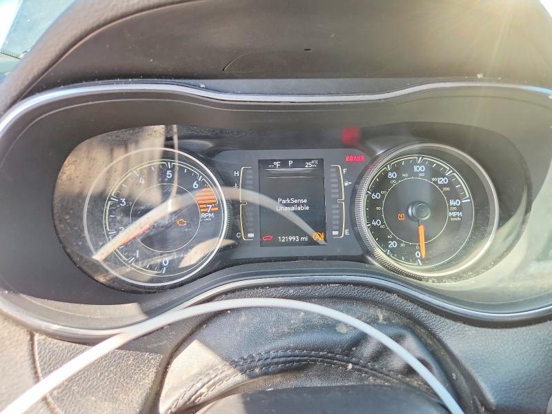 69016236 :رقم المزاد ، 1C4PJLLB4KD370745 vin ، 2019 Jeep Cherokee مزاد بيع