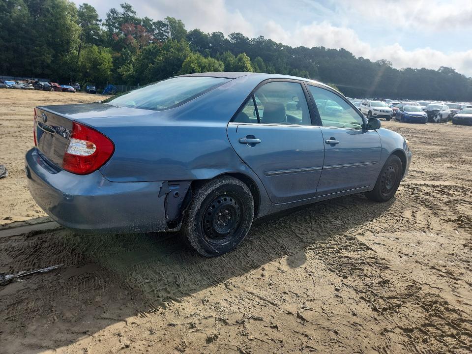 67699006 :رقم المزاد ، 4T1BE30K74U808692 vin ، 2004 Toyota Camry مزاد بيع