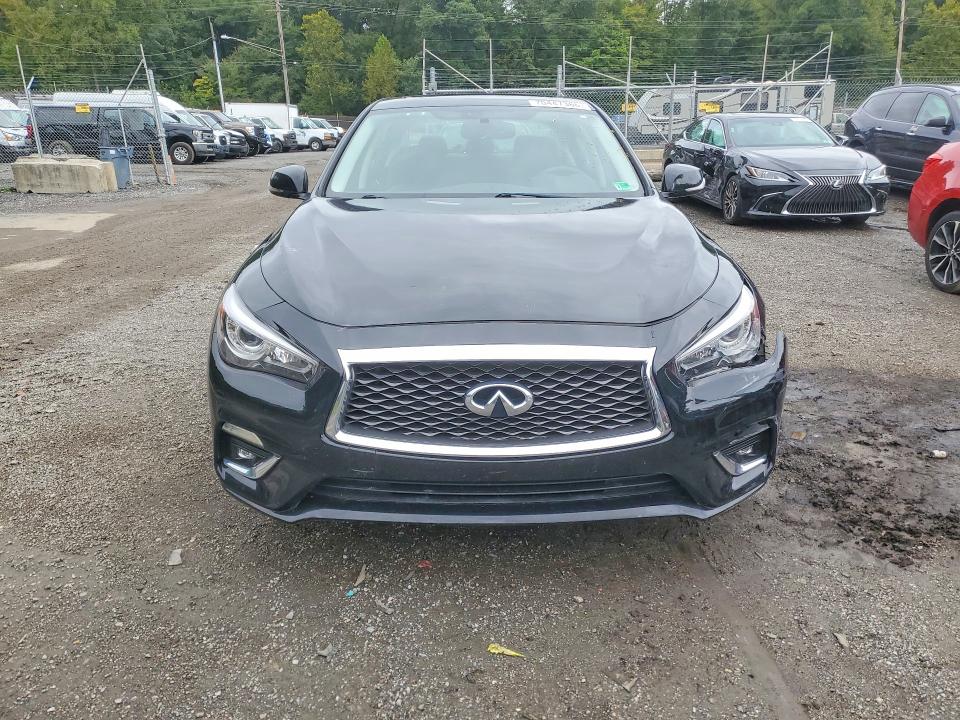 70447366 :رقم المزاد ، JN1EV7AP8JM350985 vin ، 2018 Infiniti Q50 مزاد بيع