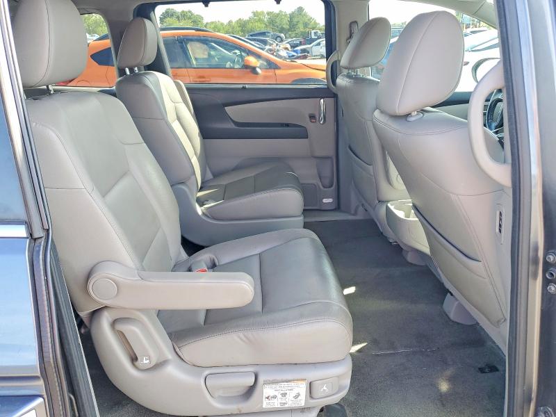 70241496 :رقم المزاد ، 5FNRL5H65EB123256 vin ، 2014 Honda Odyssey مزاد بيع