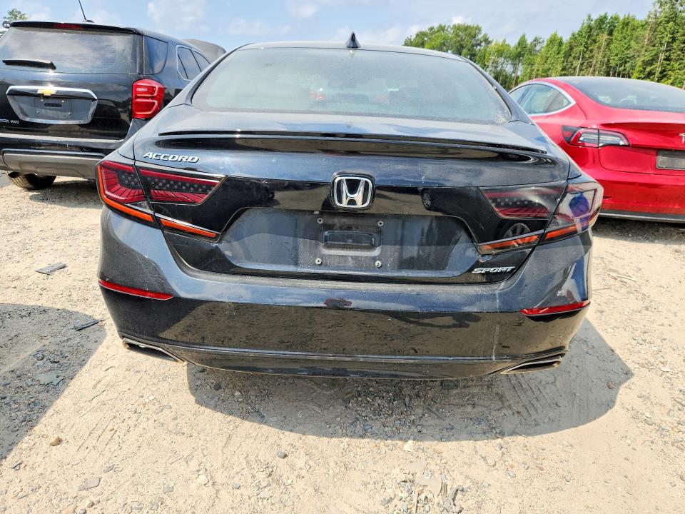 67159796 :رقم المزاد ، 1HGCV1F36JA158586 vin ، 2018 Honda Accord مزاد بيع