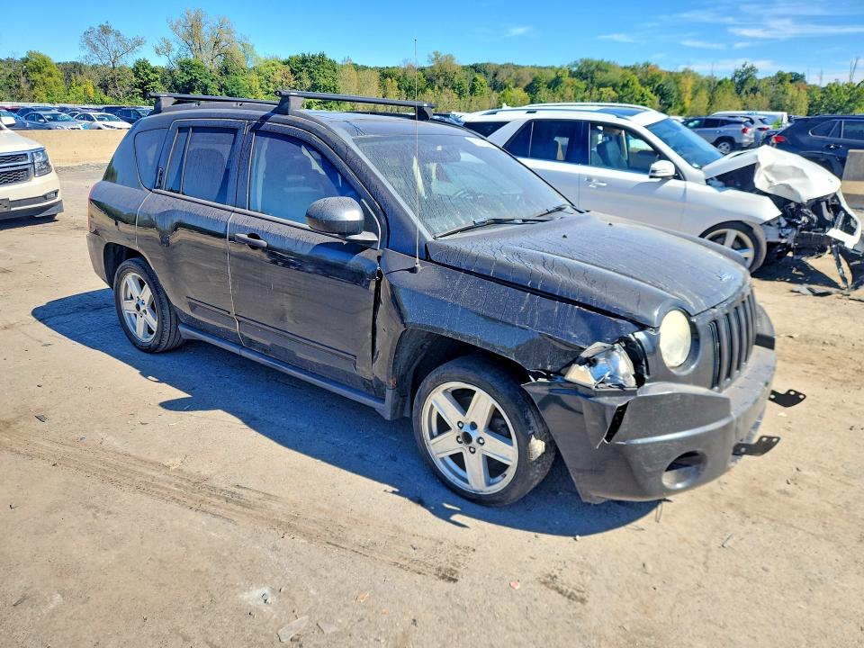 70218686 :رقم المزاد ، 1J8FF47B39D192617 vin ، 2009 Jeep Compass مزاد بيع