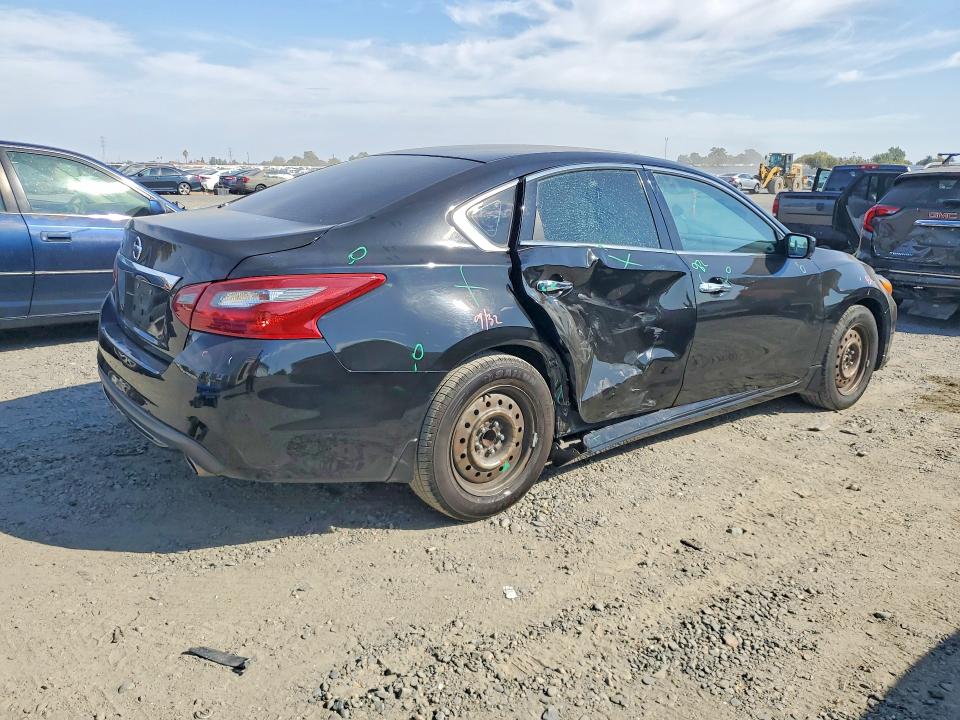 69787706 :رقم المزاد ، 1N4AL3AP0JC180126 vin ، 2018 Nissan Altima مزاد بيع