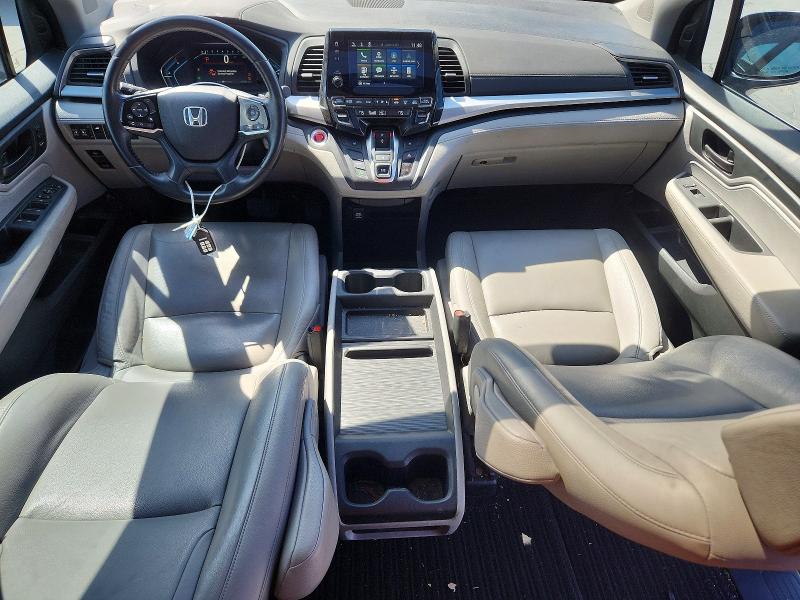 69052916 :رقم المزاد ، 5FNRL6H73JB102480 vin ، 2018 Honda Odyssey مزاد بيع