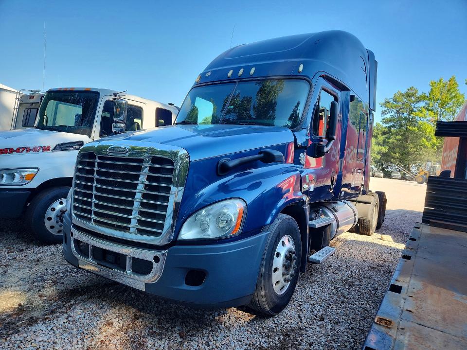 Продаж на аукціоні авто 2013 Freightliner Cascadia, vin: 1FUJGLDR5DLBY7729, номер лоту: 66584256