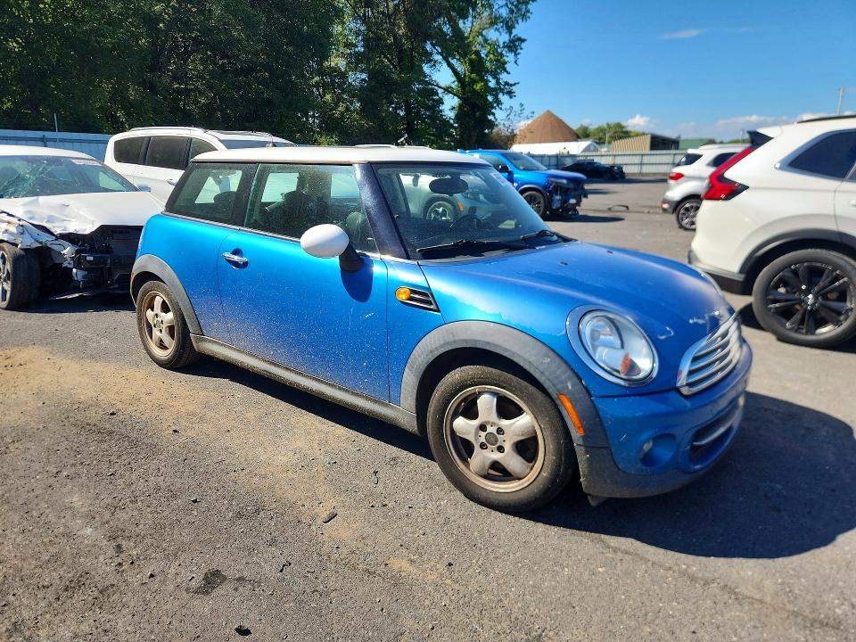 2011 Mini Cooper მანქანა იყიდება აუქციონზე, vin: WMWSU3C56BT251819, აუქციონის ნომერი: 69632676
