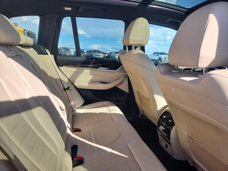 68004606 :رقم المزاد ، 5UXTR9C54KLE15839 vin ، 2019 Bmw X3 مزاد بيع