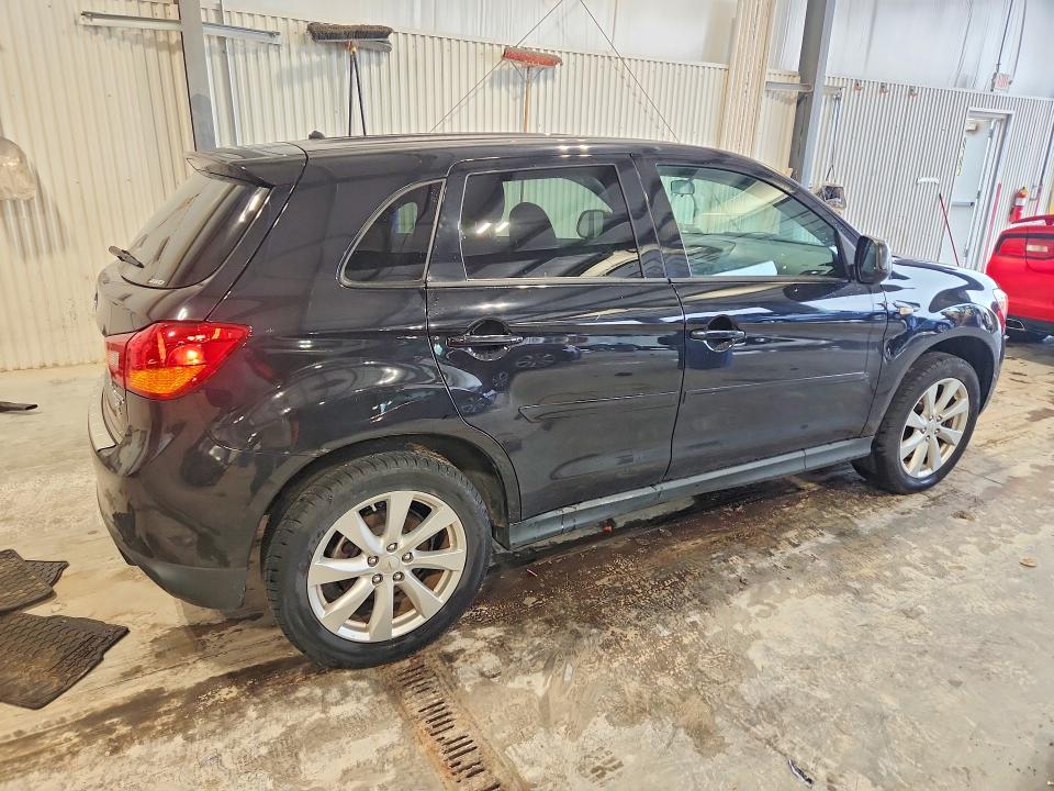 68961376 :رقم المزاد ، 4A4AR3AW8FE040555 vin ، 2015 Mitsubishi Outlander Sport مزاد بيع