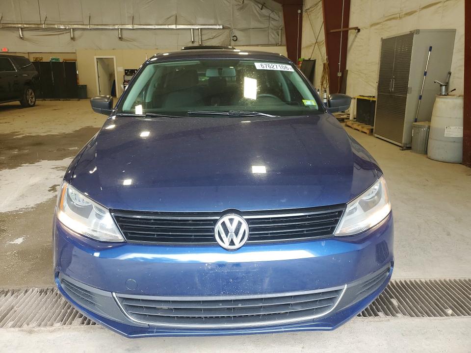 67627106 :رقم المزاد ، 3VW2K7AJ0DM267643 vin ، 2013 Volkswagen Jetta مزاد بيع