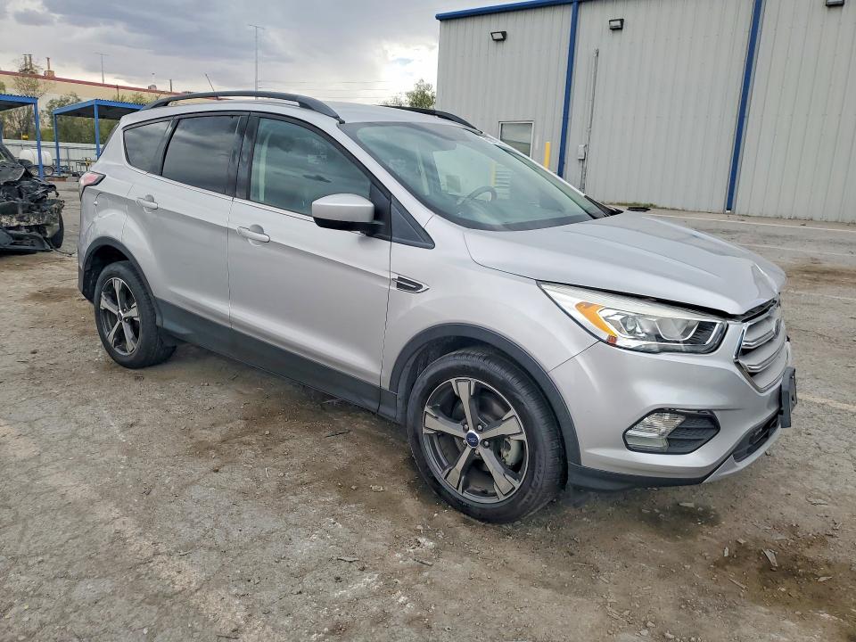 69912316 :رقم المزاد ، 1FMCU0HD5JUD37505 vin ، 2018 Ford Escape مزاد بيع