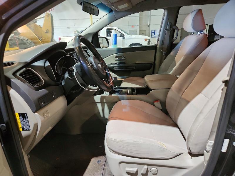 70473626 :رقم المزاد ، KNDMB5C12H6233867 vin ، 2017 Kia Sedona مزاد بيع