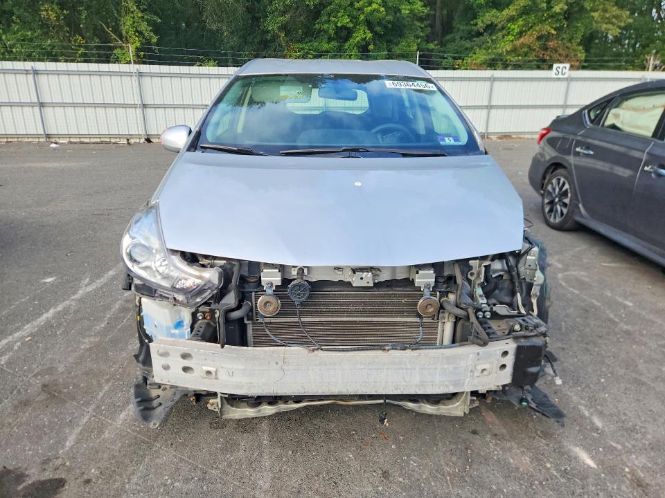 69364456 :رقم المزاد ، JTDZN3EUXHJ065868 vin ، 2017 Toyota Prius V مزاد بيع