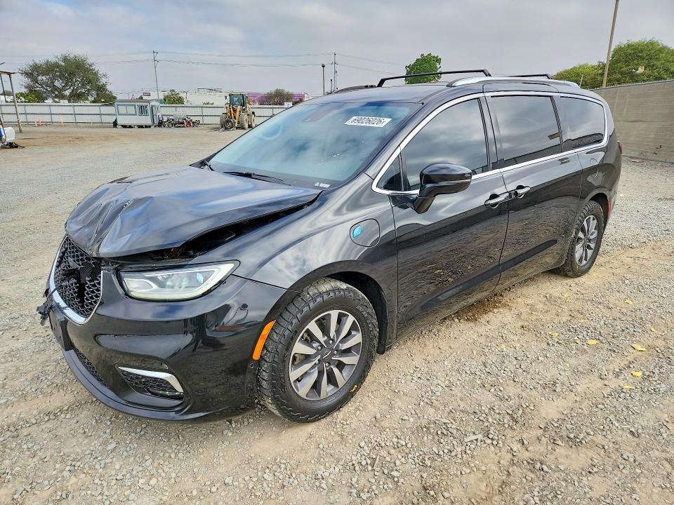 Auction sale of the 2021 Chrysler Pacifica, vin: 2C4RC1L77MR599634, lot number: 69026026