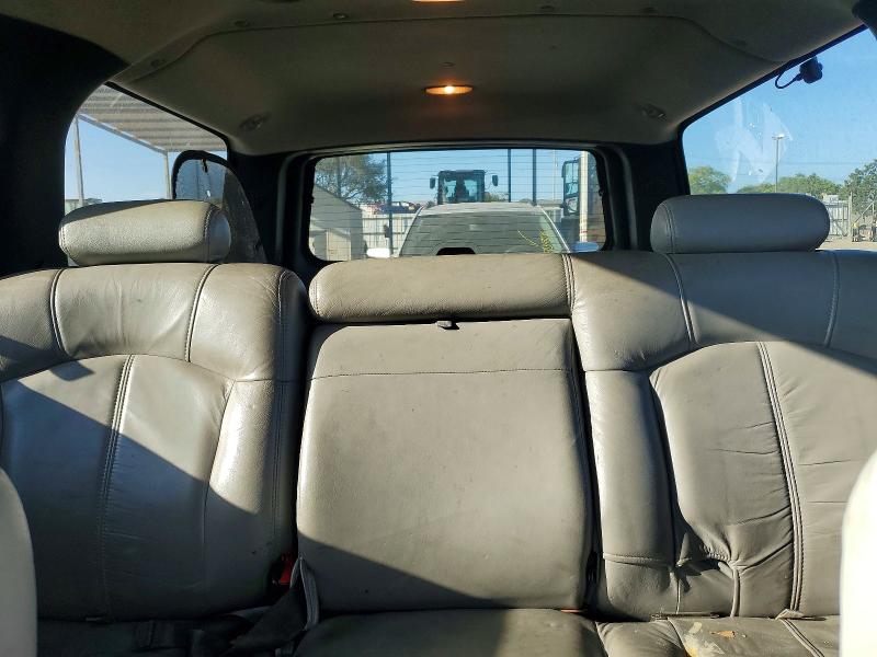70549216 :رقم المزاد ، 3GNFK16T31G177710 vin ، 2001 Chevrolet Suburban مزاد بيع