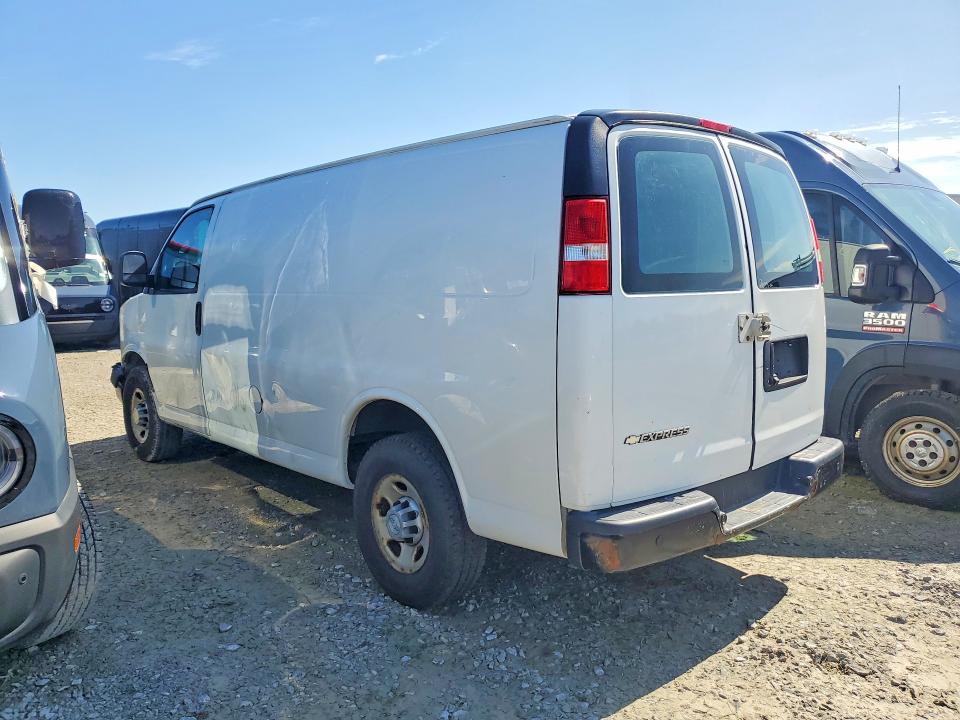 68522976 :رقم المزاد ، 1GCWGAFF6H1310666 vin ، 2017 Chevrolet Express G2500 مزاد بيع