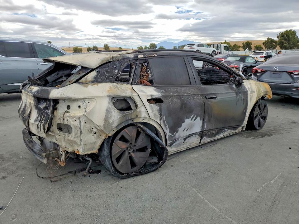 67671566 :رقم المزاد ، 1V2VMPE85PC033052 vin ، 2023 Volkswagen Id.4 مزاد بيع