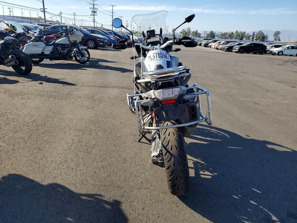 70678556 :رقم المزاد ، WB10M0300M6D99849 vin ، 2021 Bmw R 1250 مزاد بيع